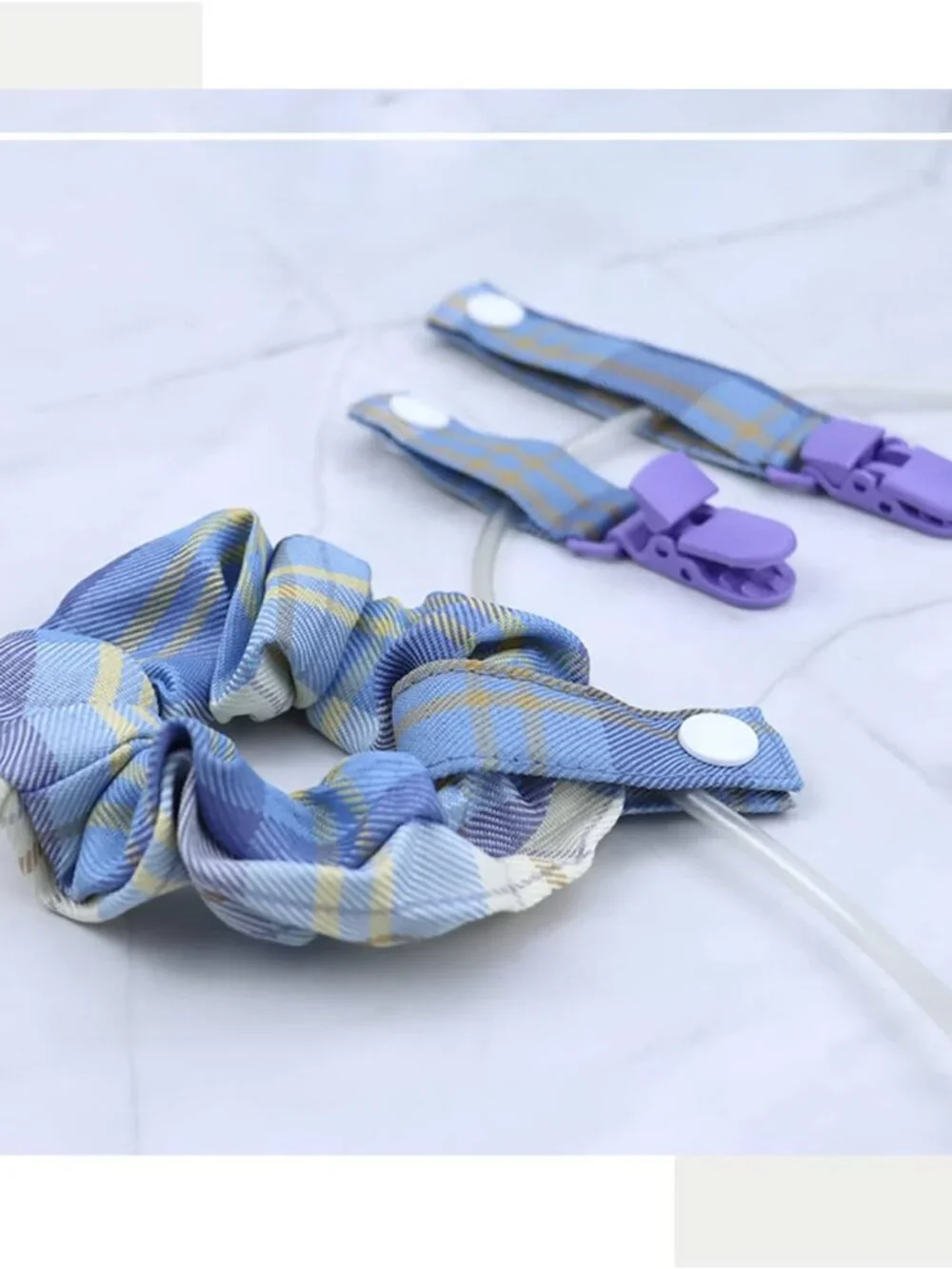 Tubie Scrunchie with 2 Safety Clips